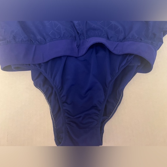 NIKE’S WOMEN’S PURPLE SIZE MEDIUM RUNNING SHORTS DRI FIT - Picture 3 of 6